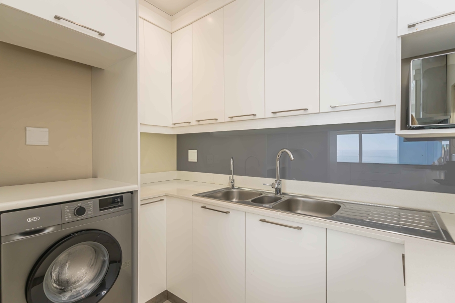 To Let 2 Bedroom Property for Rent in Bantry Bay Western Cape